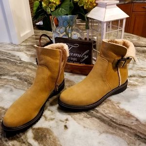 Rocket Dog booties NWOT